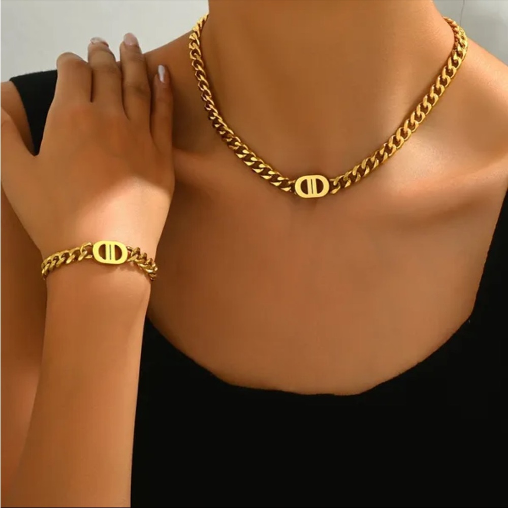 🎉Nrw Chic Gold Chain Necklace and Bracelet Set - Picture 6 of 6